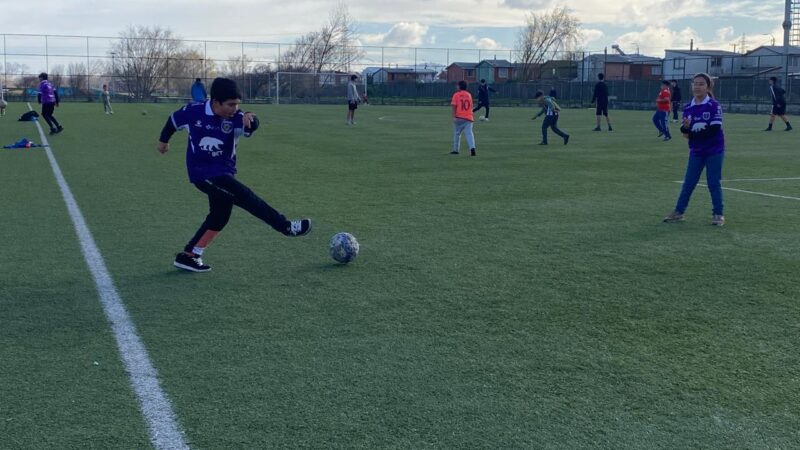 Niñas y niños de San Pedro de la Paz disputarán la “Copa 7 Colores” en el Parque Humedal Los Batros