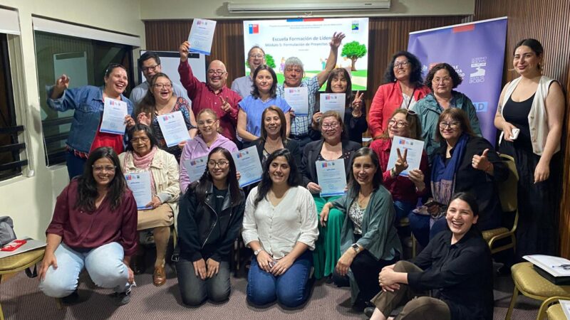 Liderazgos que construyen comunidad: vecinas y vecinos de la Ribera Norte culminan escuela de formación impulsada por el Minvu