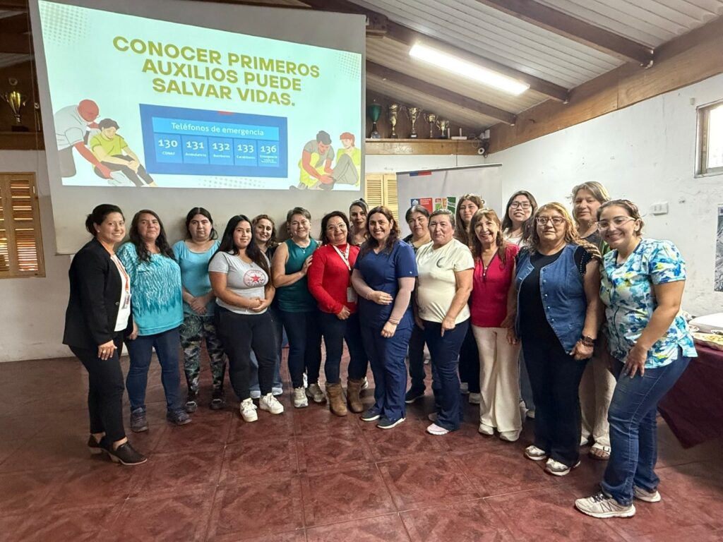 Programa Quiero Mi Barrio: vecinas y cuidadoras de Cerro Merquín se fortalecen en primeros auxilios y habilidades dirigenciales