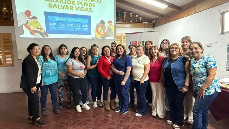 Programa Quiero Mi Barrio: vecinas y cuidadoras de Cerro Merquín se fortalecen en primeros auxilios y habilidades dirigenciales