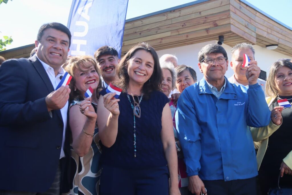 Minvu inaugura primer centro comunitario del barrio Lord Cochrane en Talcahuano, que se complementará con circuito de áreas verdes en construcción