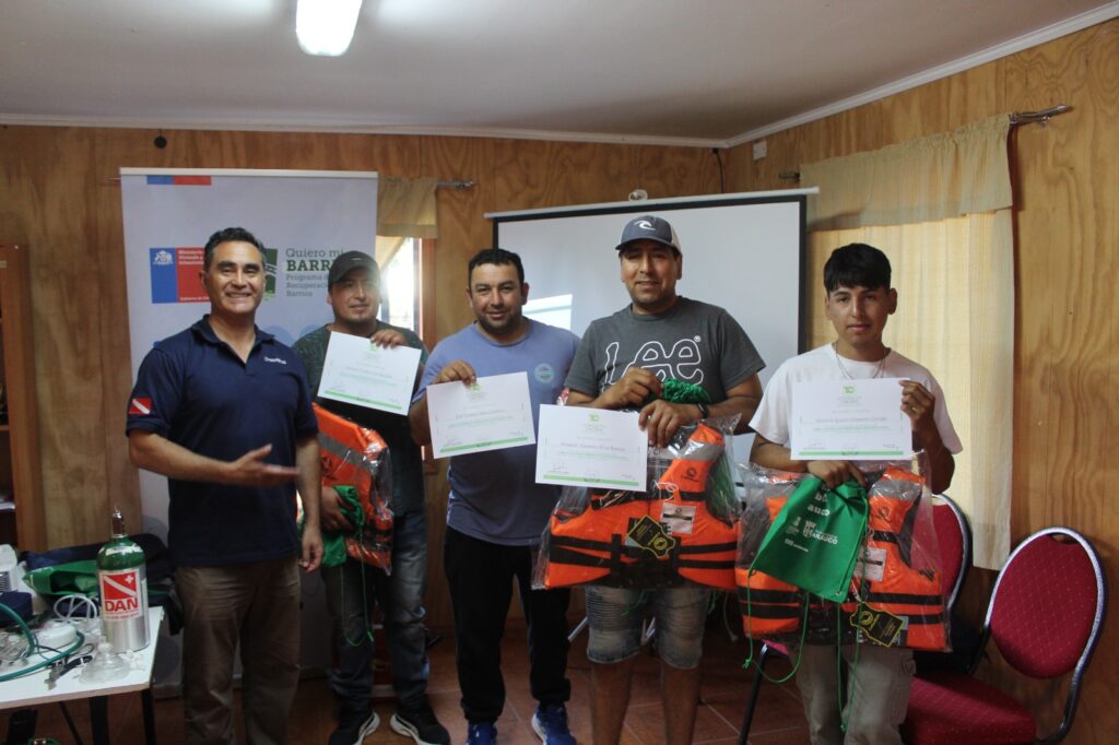 Programa Quiero Mi Barrio fortalece la seguridad en el borde costero con capacitación en Primeros Auxilios para buzos en Tubul
