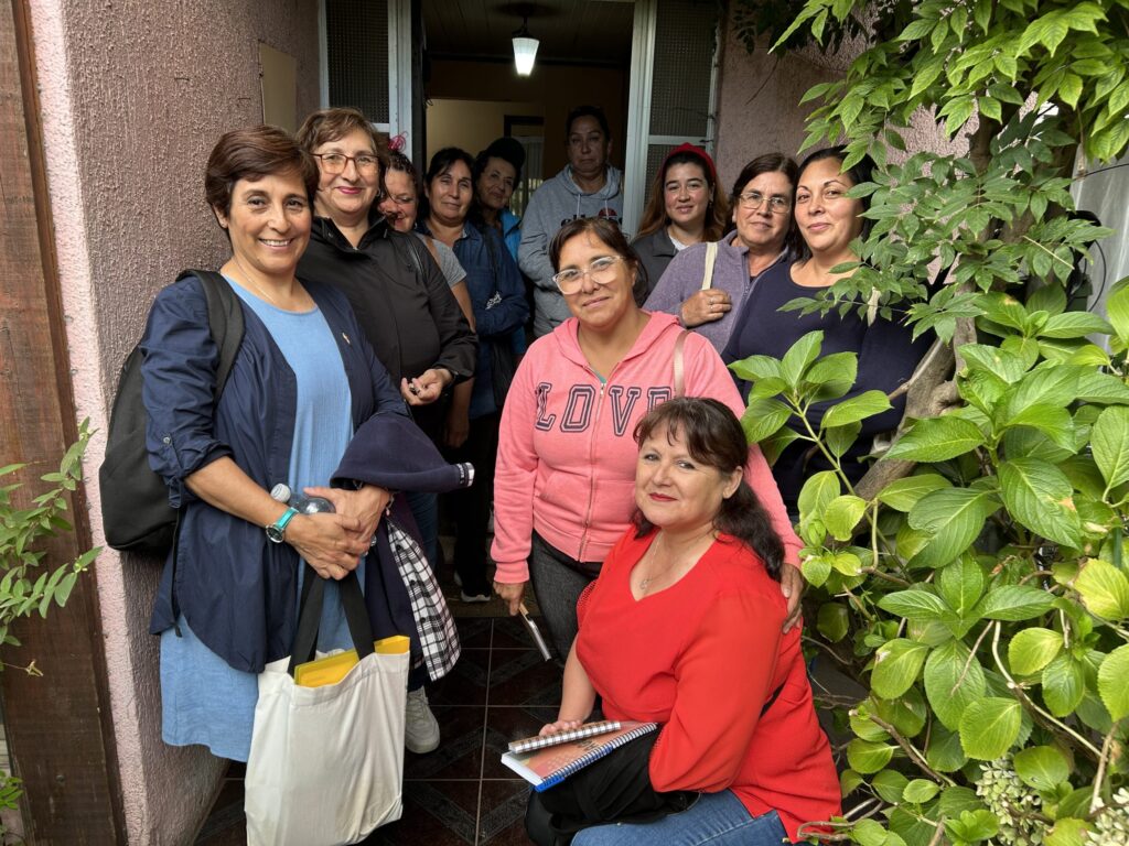 Mujeres de Santa Juana se capacitan en gasfitería e instalación sanitaria con apoyo del programa Quiero Mi Barrio