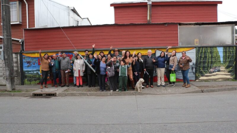 Vecinos de Hualqui convierten sus historias en murales que recuperan el espacio público