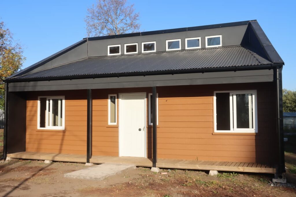 Proyecto Ruka Pewen alcanza 54% de avance y acerca la vivienda definitiva a 16 familias rurales de Santa Bárbara