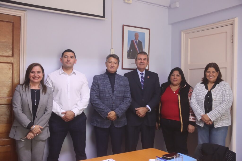 Subsidios de arriendo para vecinos de Villa Los Presidentes están asegurados tras firma de ministro de Vivienda
