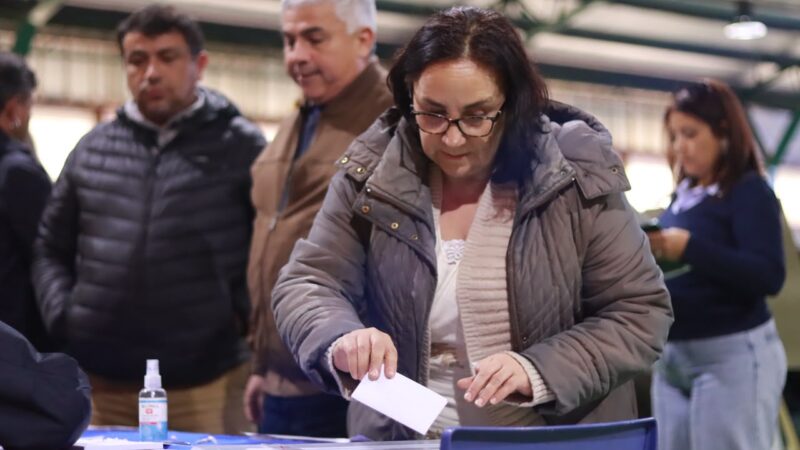 Ministro Poduje anuncia detalles del proyecto elegido por las familias de Ríos de Chile para su nuevo conjunto habitacionalconjunto