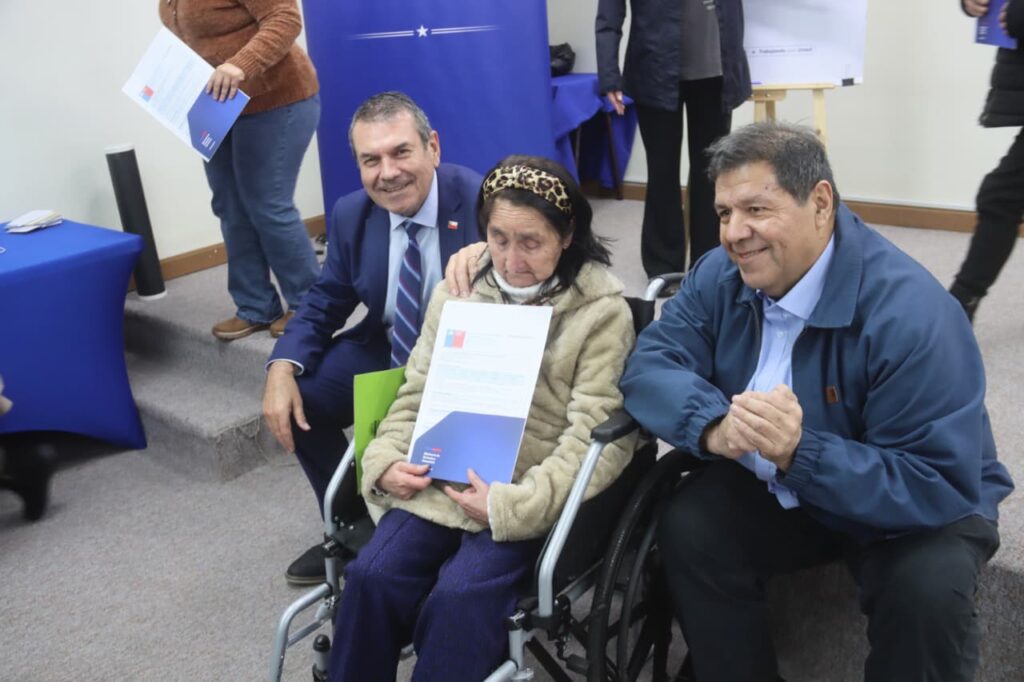 Familias de Tucapel dan importante paso para convertirse en propietarios tras entrega de subsidios e instalación de primera piedra