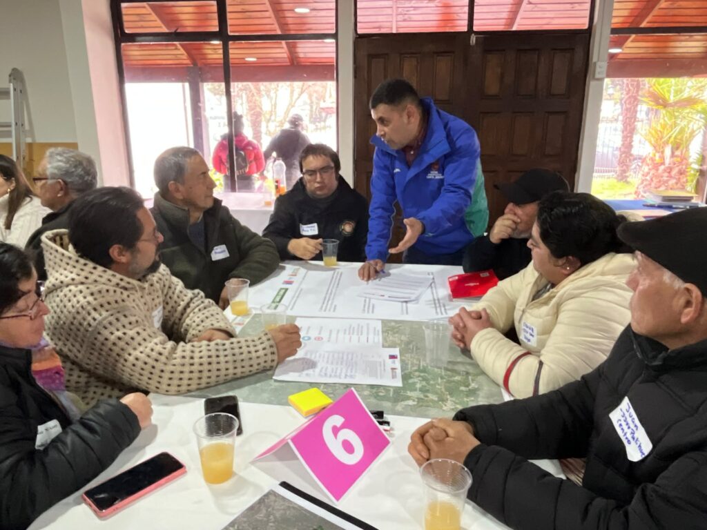 Minvu inicia junto a la comunidad de Santa Juana la elaboración del Plan Maestro de Mitigación Rural para enfrentar incendios forestales