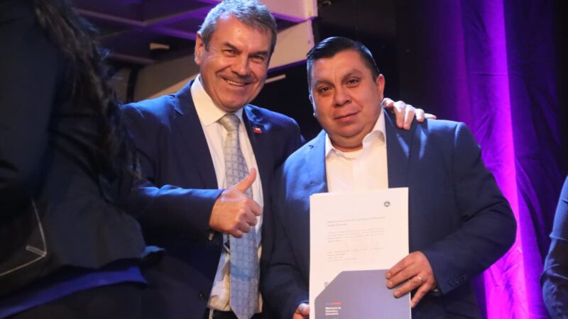 151 familias de Lebu reciben las escrituras de sus viviendas tras años de organización y perseverancia