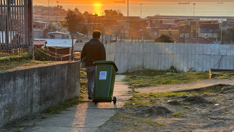 Entregan más de 100 contenedores y activan plan de desratización en barrio deLirquén