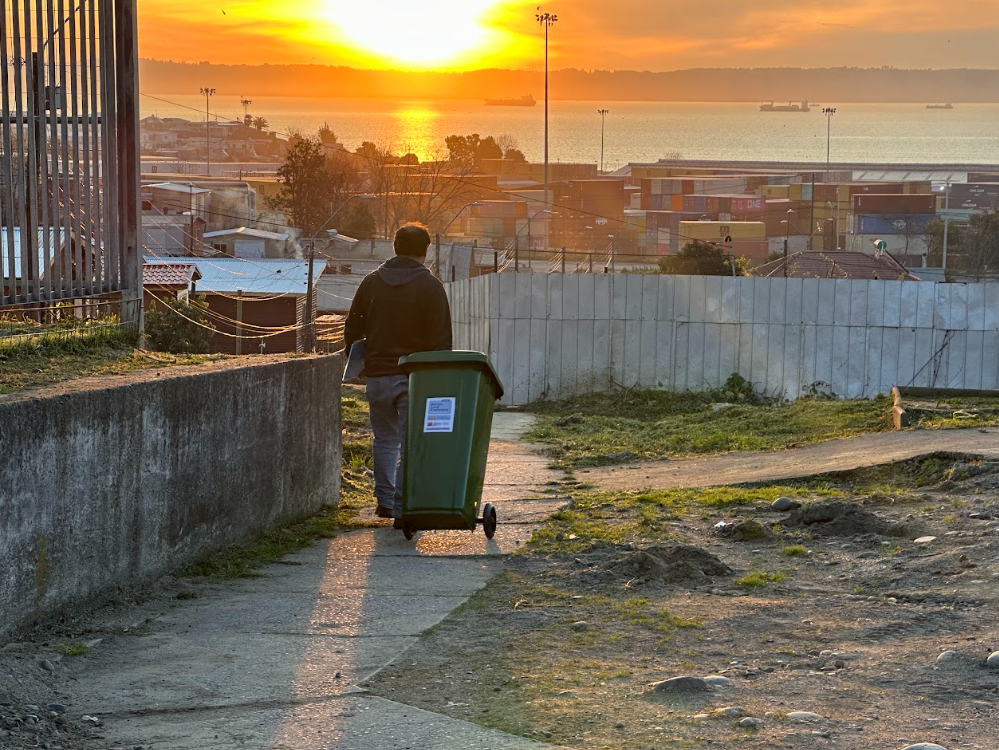 Entregan más de 100 contenedores y activan plan de desratización en barrio deLirquén